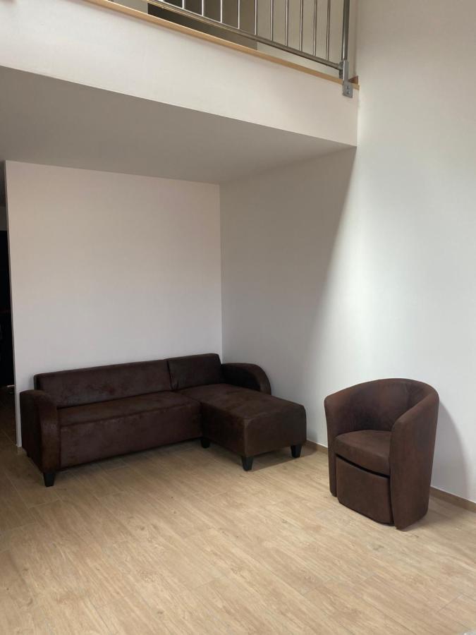 Neufs Avec Garages Dans Maison De Village Andance