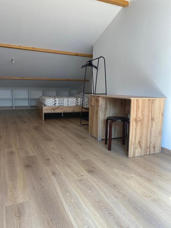 Neufs Avec Garages Dans Maison De Village
