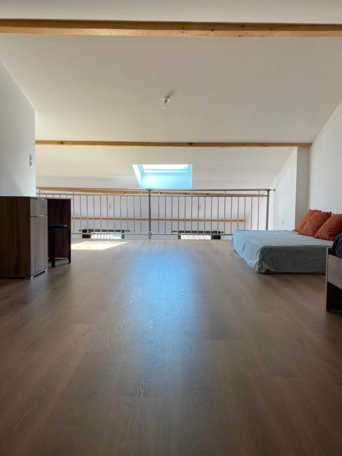 Neufs Avec Garages Dans Maison De Village Apartment Andance