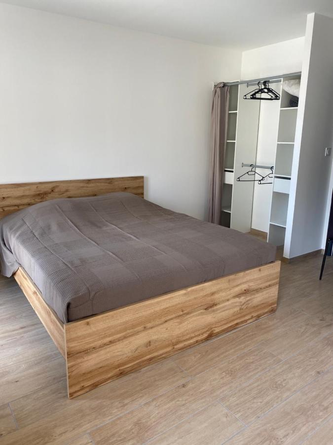 Appartement Neufs Avec Garages Dans Maison De Village Andance