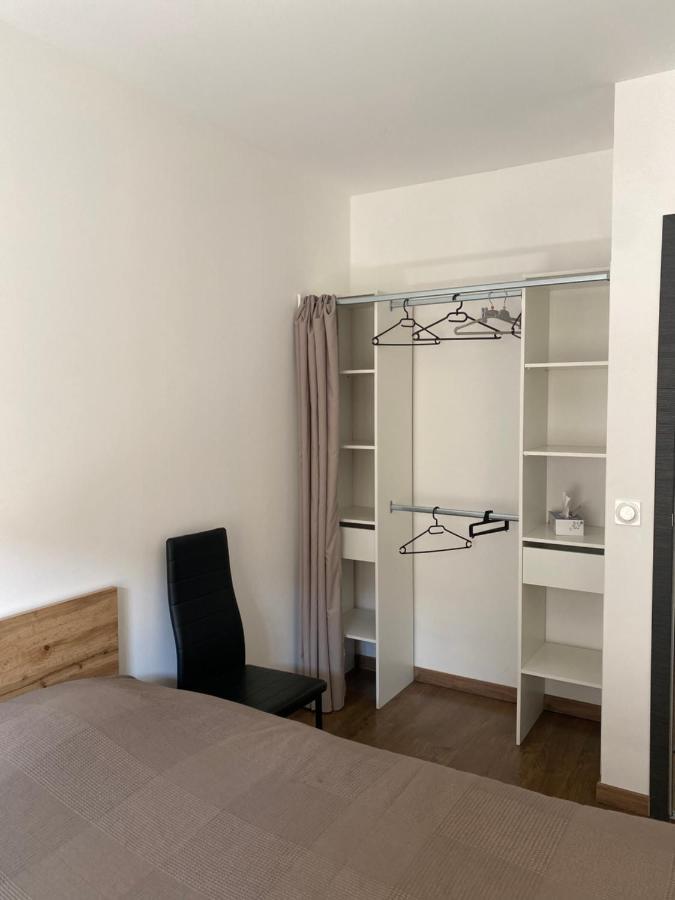 Apartment Neufs Avec Garages Dans Maison De Village